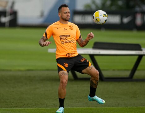 Volante Maycon é cria do Corinthians e deseja permanecer no Timão em definitivo