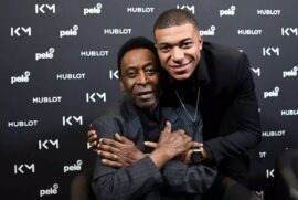 'Orem pelo Rei', escreveu Mbappé