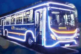Ônibus decorados em Embu das Artes.