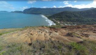 As propriedades estão localizadas na Praia de Guaecá, na cidade de São Sebastião