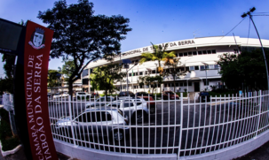 Votação aconteceria nesta terça
