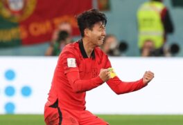 Son, destaque do Tottenham, celebra classificação da Coreia do Sul para as Oitavas da Copa