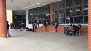 Estudantes fazem ato no restaurante central da UFRJ nesta quarta