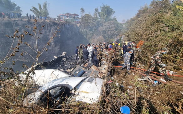 O voo da Yeti Airlines deixou a capital Katmandu transportando 72 pessoas -68 passageiros e quatro tripulantes