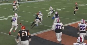 Momento do choque que gerou o grave problema em Damar Hamlin, do Buffalo Bills
