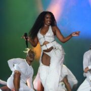 Iza canta em réveillon de Copacabana nesta noite de sábado(31) em Copacabana zona sul do Rio de Janeiro. Fotos-Vitor Pereira/AGNEWS