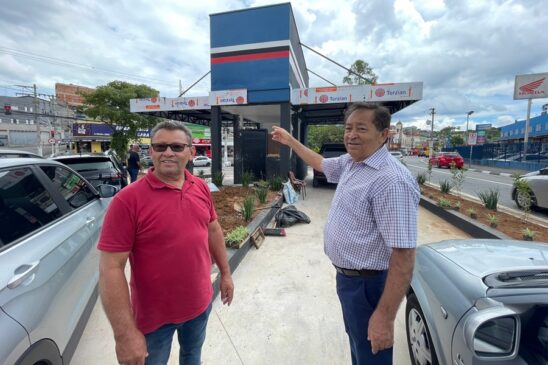 Durante a visita, Aprígio conversou com comerciantes e munícipes da região