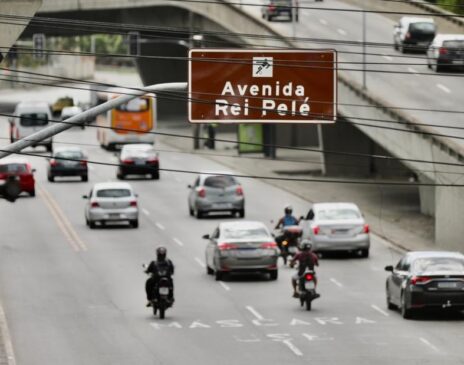 Avenida no Rio muda de nome em homenagem a Pelé