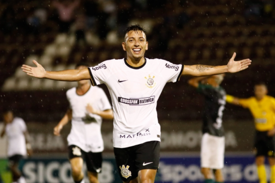Corinthians venceu o Zumbi por 4 a 0; Palmeiras também estreia com vitória