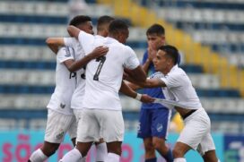 Santos estreia em homenagens na estreia da Copa SP