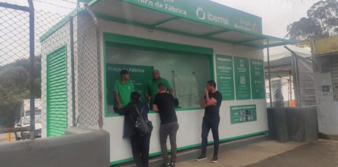 O projeto visa lidar com a reciclagem de uma forma inovadora