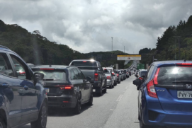 Rodovia dos Imigrantes o trânsito está congestionado entre os km 14 e 16