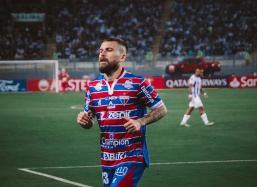 O Santos está negociando a contratação do meia Lucas Lima, sem clube desde quando deixou o Fortaleza, no fim do ano passado