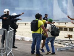 Bolsonaristas invadem Congresso, STF e Palácio do Planalto.