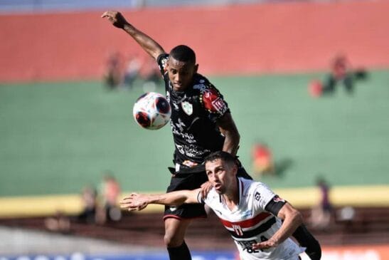 Lance da partida entre Portuguesa e Botafogo, válida pela 1ª rodada do Campeonato Paulista