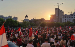 Manifestações nas ruas de Lima