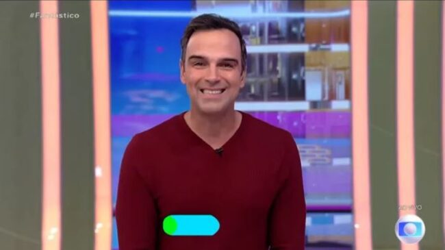 O apresentador Tadeu Schmidt fez um discurdo sobre a diversidade religiosa na casa do BBB e no Brasil