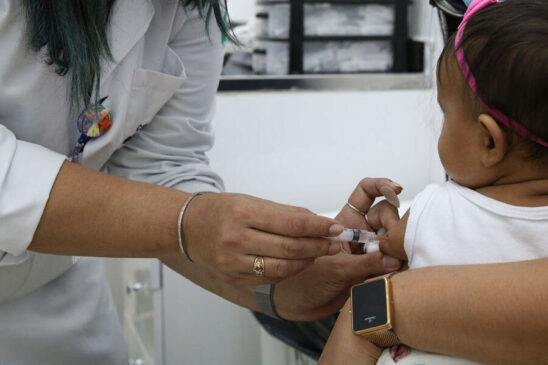 De acordo com a prefeitura, foram aplicadas 1.579 doses do imunizante Pfizer Baby, destinado para esse público, sendo 1.041 com a 1ª dose e 538 com a 2ª dose.