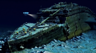 Buscas pelo submersível turístico que desapareceu com cinco pessoas a bordo em uma viagem para explorar os destroços do Titanic continuam