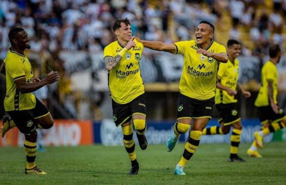 Qualquer tropeço do Verdão poderá custar jogar as quartas de final em São Bernardo do Campo, contra o time da casa que venceu Corinthians e São Paulo e empatou com o Santos.