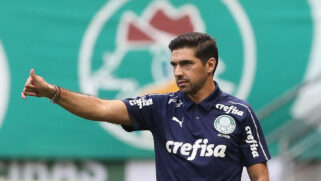 Ele bateu na tecla da falta de eficácia e destacou ainda os "gols esquisitos" que o Alviverde tem sofrido