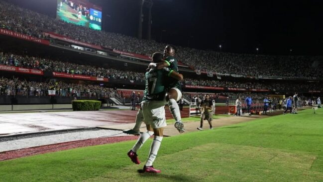 Palmeiras venceu o Santos em clássico no Morumbi, estádio do rival São Paulo