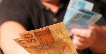 Provavelmente, muitas pessoas já sentiram na pele esta sensação do mês subsequente ao final das férias, o salário ser praticamente zero