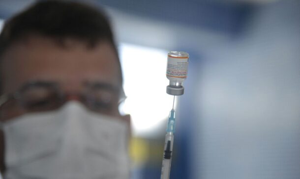 Dos 16 voluntários, sete permaneceram negativos nos testes