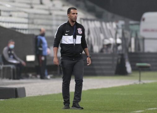 Fernando Lázaro não é mais técnico do Corinthians