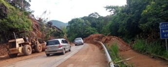 Estradas estão interditadas após fortes chuvas no litoral norte paulista