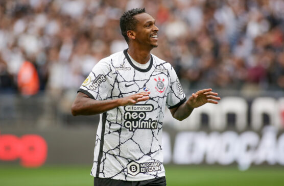 Jô é um dos maiores ídolos recentes da história do Corinthians
