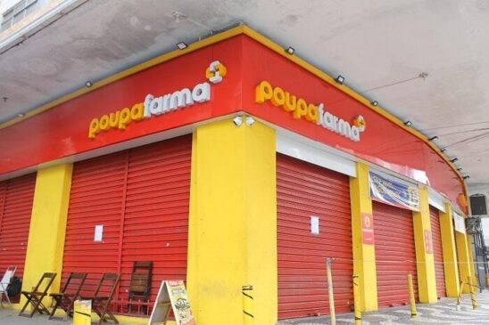 Unidades da Poupafarma fecharam as portas na última segunda-feira (6)