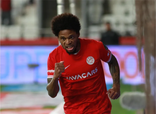 O atacante tem chegada prevista para sexta-feira em Porto Alegre, após rescindir com o Antalyaspor, da Turquia