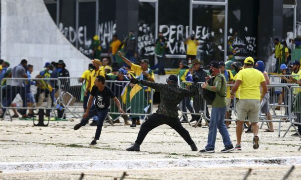O Bolsonarismo radical ao longo de 2020 a 2022 trouxe problemas ao País