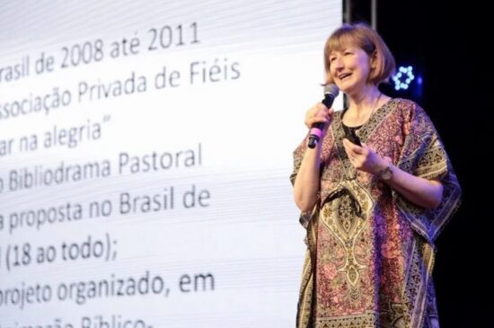 Segundo testemunhas, o ciclista acabara de furtar um celular de outra pessoa e derrubou Loredana no chão enquanto escapava com o objeto