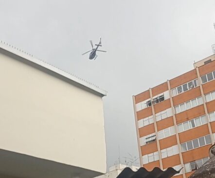Helicóptero da Polícia Civil sobrevoa os bairros de Perdizes, Sumaré e Pinheiros