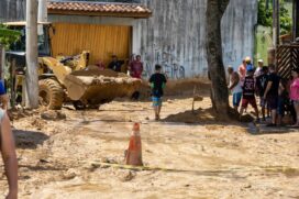 A Justiça de Caraguatatuba concedeu nesta quarta-feira (22) uma liminar (decisão provisória) que permite a remoção compulsória de pessoas que vivem em áreas de risco em São Sebastião