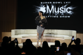 Rihanna durante coletiva de imprensa nesta quinta-feira