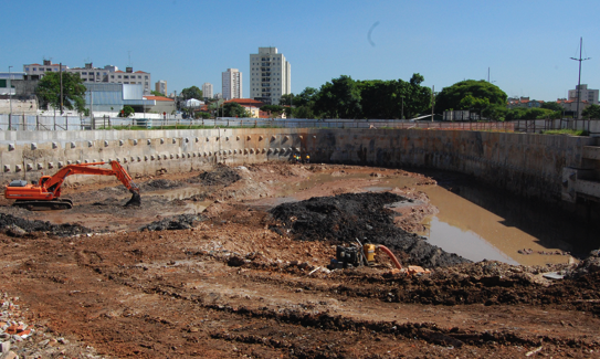 Obra de um dos piscinões da Prefeitura de SP (arquivo)