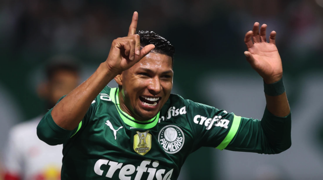 Nesta temporada, Rony tem 41 partidas disputadas e 12 gols marcados, além de seis assistências