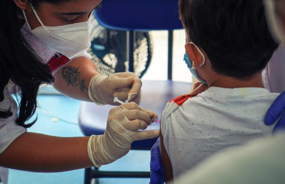 Vacinação infantil contra Covid-19 acontece de segunda a sexta-feira, das 08h às 16h, nas 13 Unidades Básicas de Saúde
