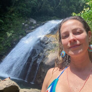 Luana Piovani manda indireta nas redes.