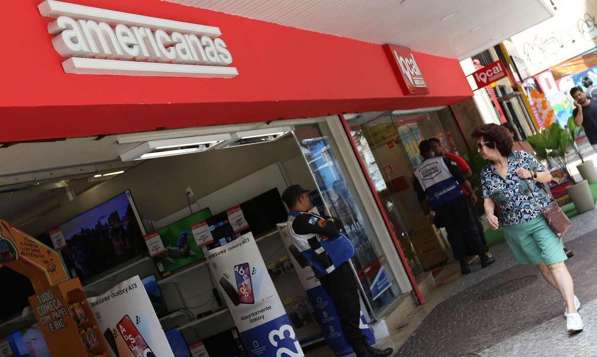 As demonstrações financeiras deveriam ser publicadas na manhã desta segunda-feira (13)