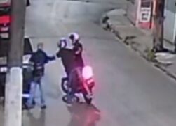 Suspeitos tentam assaltar idoso em Embu das Artes e são baleados por GCM
