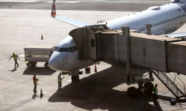 Pesquisa aponta que não há mulheres negras trabalhando como piloto em companhias aéreas nacionais