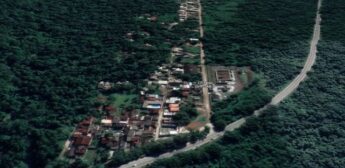 Três meses depois das chuvas que deixaram 65 mortos no litoral norte paulista, famílias de São Sebastião estão sendo mandadas de volta para casas que já tiveram ordem de demolição e que seguem em risco.