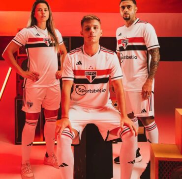 O São Paulo lançou, nesta sexta-feira, o novo uniforme para a temporada 2023/24.