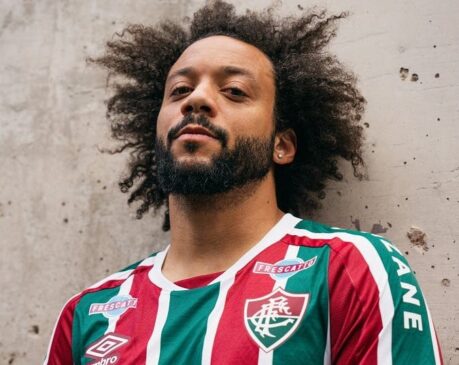 Reforço do Fluminense, o lateral-esquerdo Marcelo desembarcou no Rio de Janeiro na manhã desta quinta-feira (9), sob grande festa da torcida