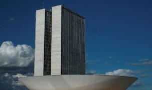 o total de cargos de alto escalão na administração federal, apenas 9% são ocupados por mulheres