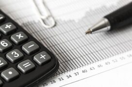 Com juros nas alturas, os investimentos de renda fixa têm dominado o mercado e feito os investidores deixarem a renda variável de lado